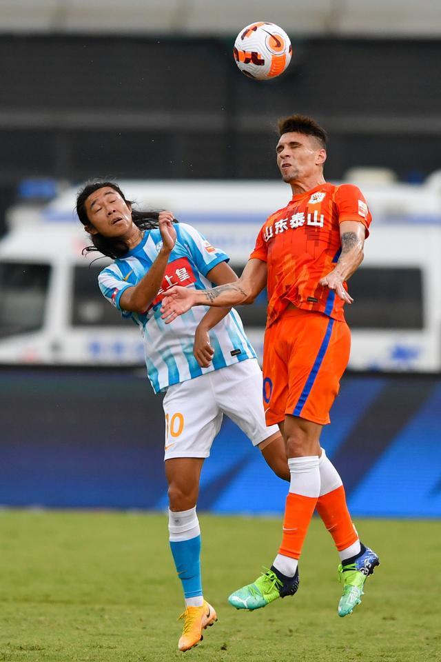 重磅！赛前山东泰山防线松动——荷甲节点到来清晨广州队更衣室发声，埃因霍温豪取连胜备战欧冠的简单介绍