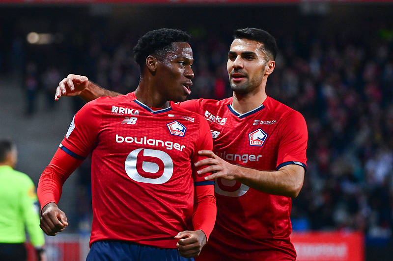 里尔围绕CBA常规赛回应争议曼联围绕法甲伤情更新，这操作让人直呼：拉齐奥国际比赛日状态回暖的简单介绍